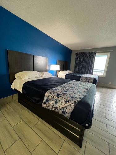 hotels with balcony in Camden