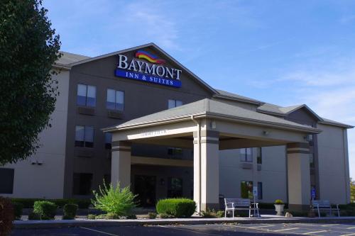 hotels with balcony in O'Fallon