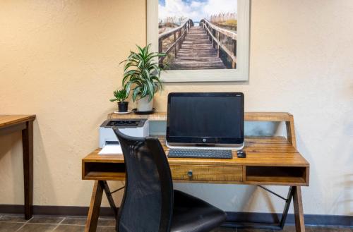 hotels with balcony in Rochester