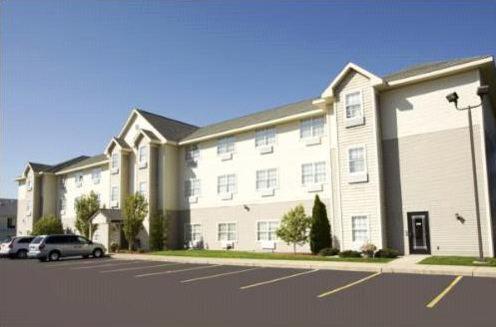 hotels with balcony in Kalamazoo