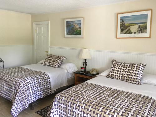 hotels with balcony in Long Island