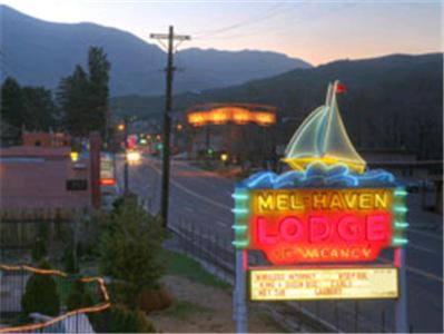 hotels with balcony in Colorado