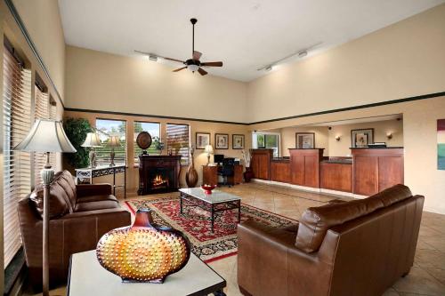 hotels with balcony in Kent