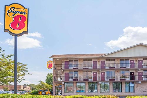 hotels with balcony in Manassas