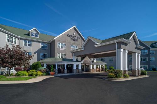 hotels with balcony in West Virginia