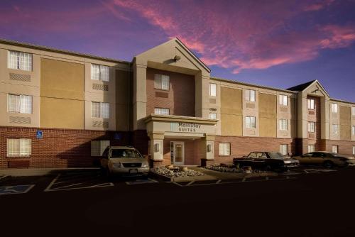 hotels with balcony in Centennial