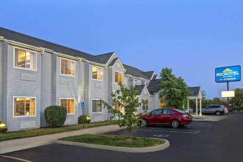 hotels with balcony in Cincinnati