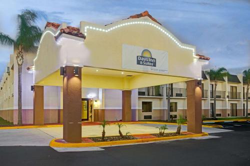 hotels with balcony in Tampa