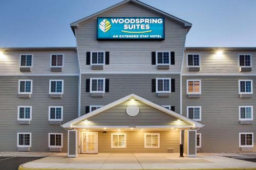 hotels with balcony in Manassas