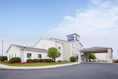hotels with balcony in Fort Wayne