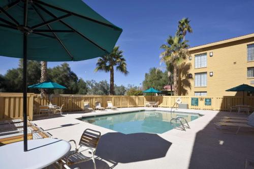hotels with balcony in Tempe