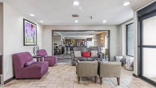 hotels with balcony in Little Rock
