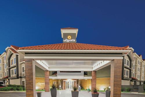 hotels with balcony in Fort Worth
