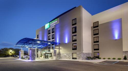 hotels with balcony in Jackson