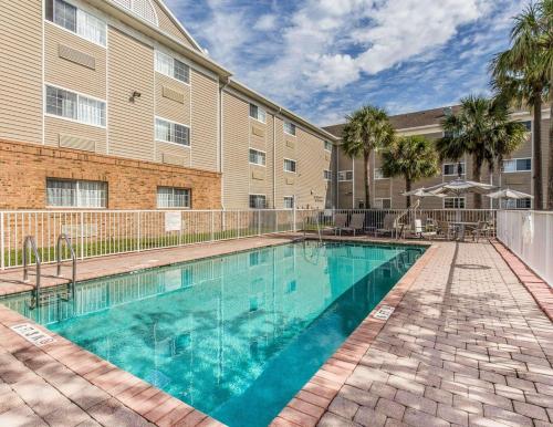 hotels with balcony in Fort Myers