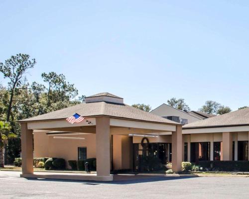hotels with balcony in Pensacola