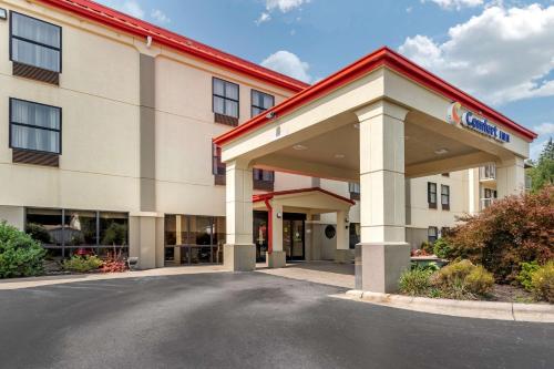 hotels with balcony in Asheville