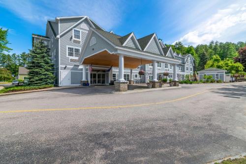 hotels with balcony in New Hampshire