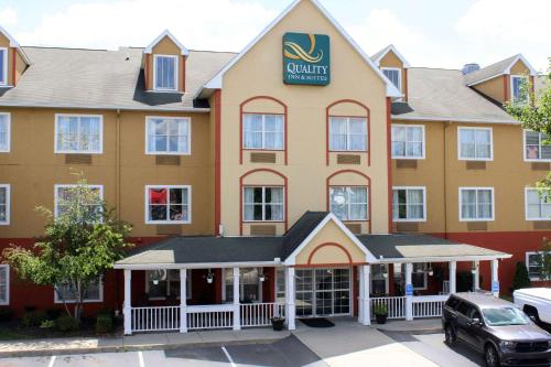 hotels with balcony in Cincinnati