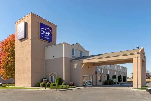 hotels with balcony in Ontario