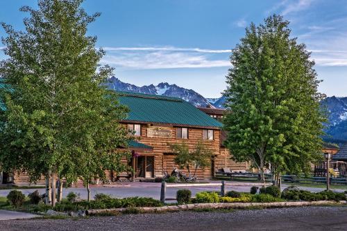 hotels with balcony in Idaho