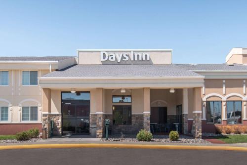 hotels with balcony in North Dakota