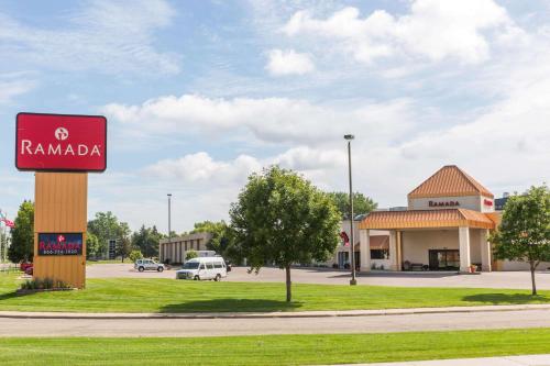 hotels with balcony in Vermillion