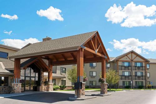 hotels with balcony in Idaho