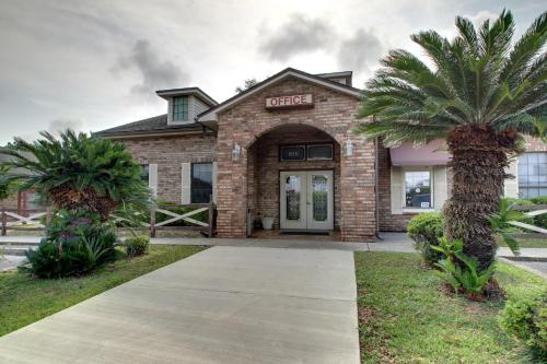 hotels with balcony in Pensacola