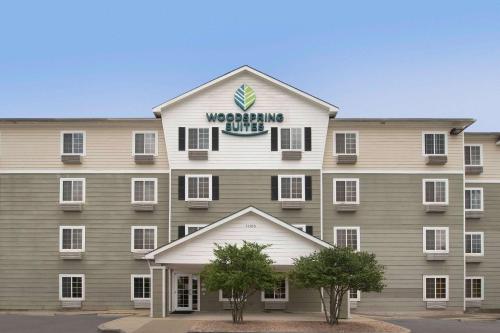 hotels with balcony in Bastrop