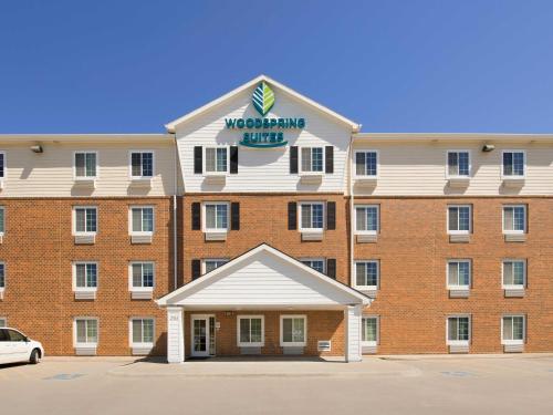 hotels with balcony in Omaha