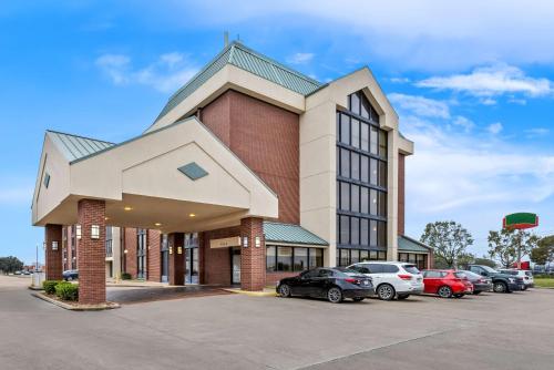 hotels with balcony in Pearland