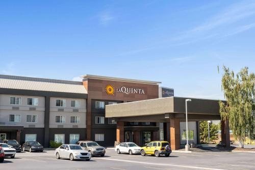 hotels with balcony in Idaho
