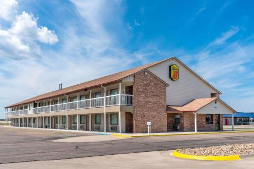 hotels with balcony in Kansas
