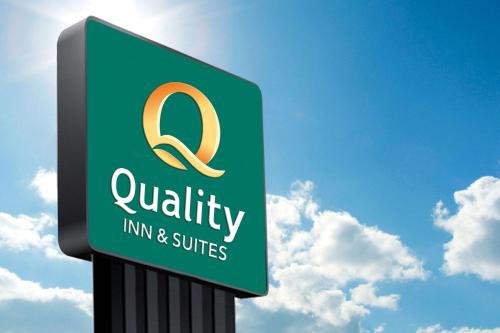 hotels with balcony in Huntsville