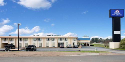 hotels with balcony in Longview