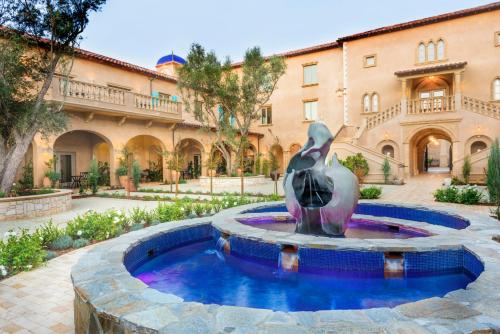 hotels with balcony in California