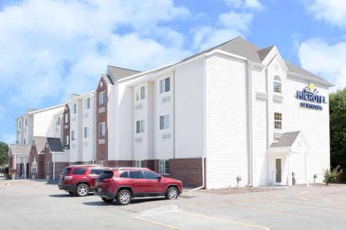 hotels with balcony in Nebraska