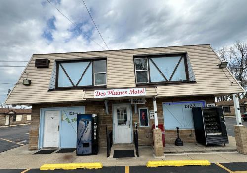 hotels with balcony in Glenview