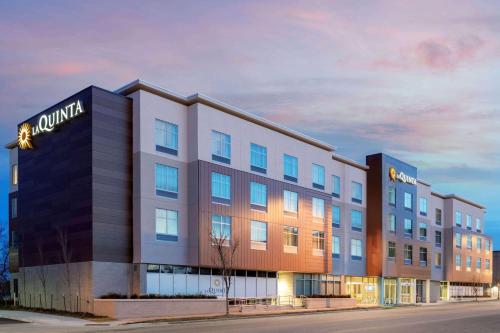 hotels with balcony in St. Joseph