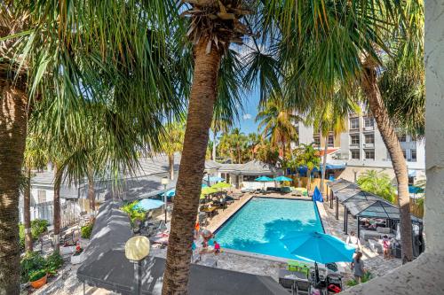 hotels with balcony in Hollywood