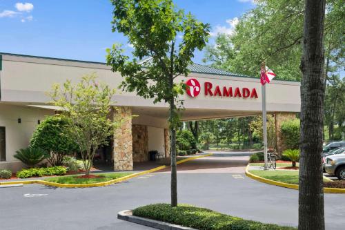 hotels with balcony in Jacksonville