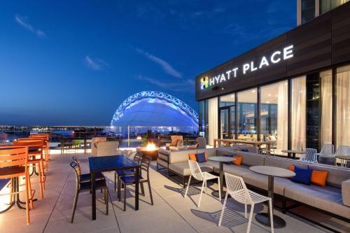 hotels with balcony in Massachusetts