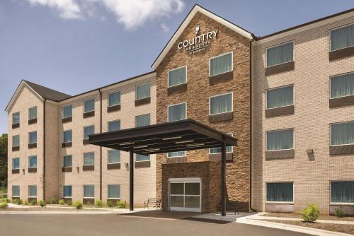 hotels with balcony in Greensboro