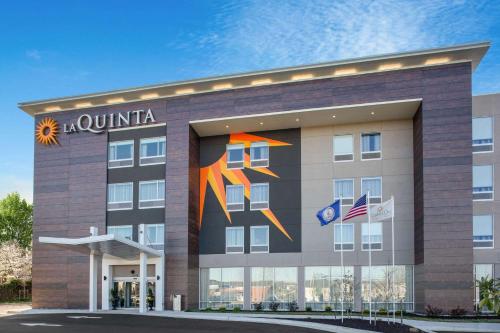 hotels with balcony in Manassas