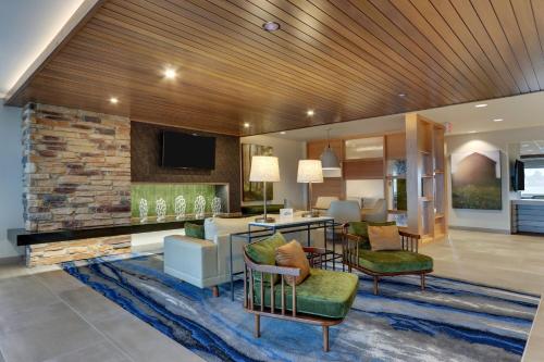 hotels with balcony in Indiana