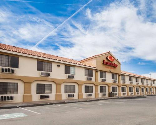 hotels with balcony in El Paso