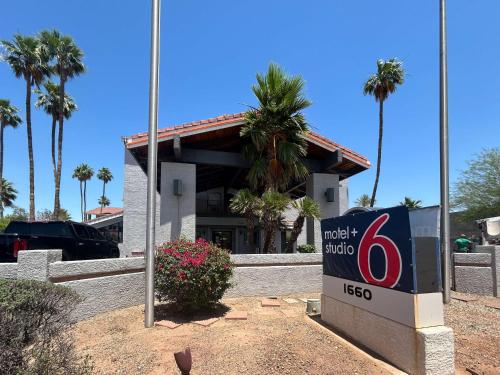hotels with balcony in Tempe