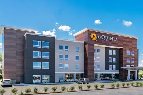 hotels with balcony in Indiana