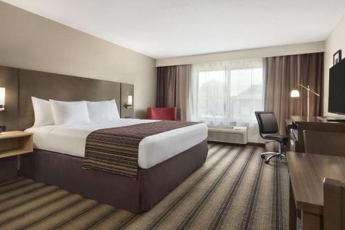 hotels with balcony in Springfield